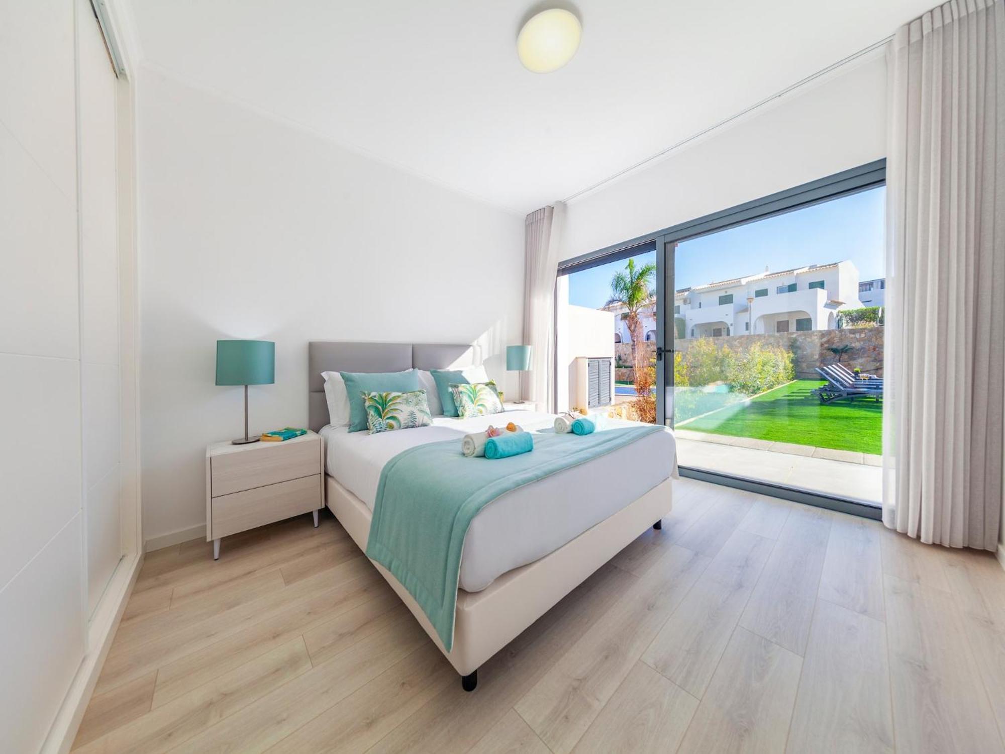 Spacious Villa, Private Pool, Albufeira